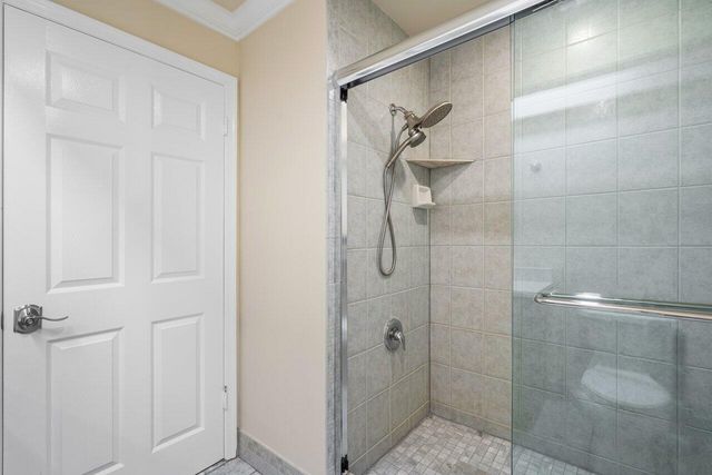 11 Lexington Lane E C, Palm Beach Gardens, FL 33418