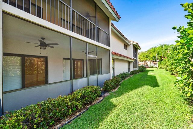 11 Lexington Lane E C, Palm Beach Gardens, FL 33418