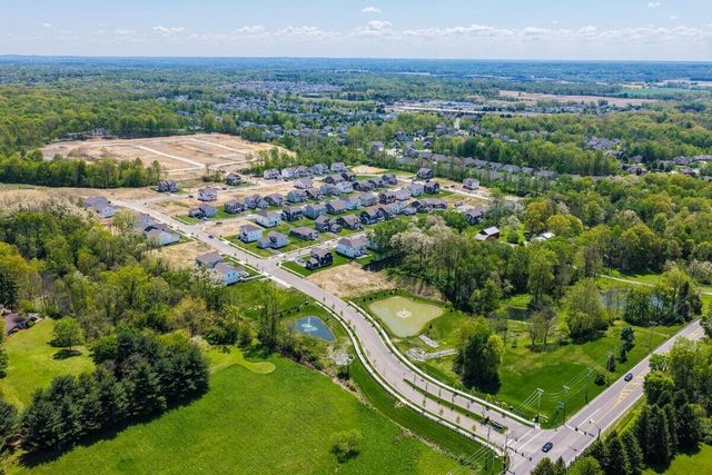 542 Creekside Loop S, Pataskala, OH 43062