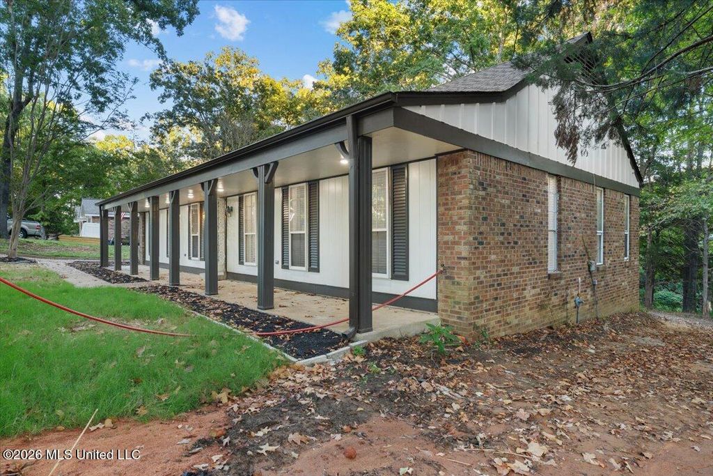 2398 Placid Cove, Nesbit, MS 38651 — photo 2