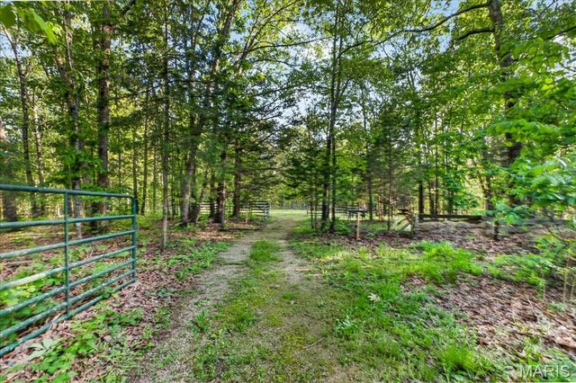 20610 Colony Church Road, Farmington, MO 63640