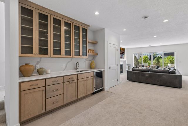 19503 Hammock Avenue, Lakeville, MN 55044