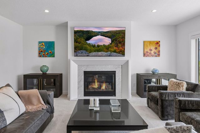 19503 Hammock Avenue, Lakeville, MN 55044