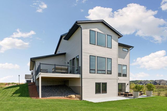 19503 Hammock Avenue, Lakeville, MN 55044