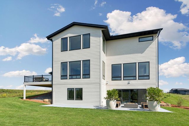 19503 Hammock Avenue, Lakeville, MN 55044