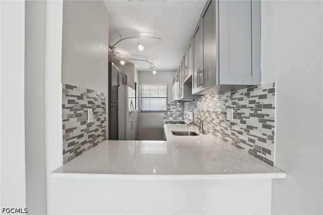 5323 Treetops DR T203, Naples, FL 34113
