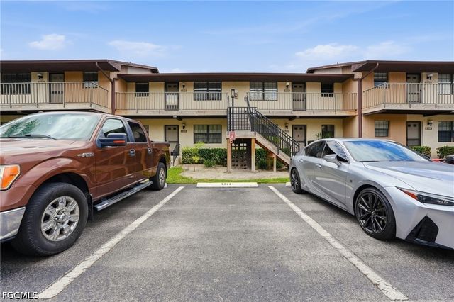 5323 Treetops DR T203, Naples, FL 34113