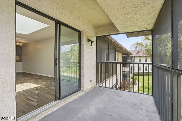 5323 Treetops DR T203, Naples, FL 34113