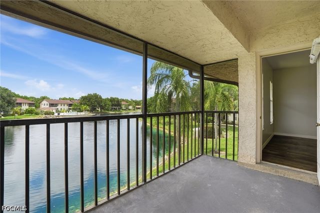 5323 Treetops DR T203, Naples, FL 34113