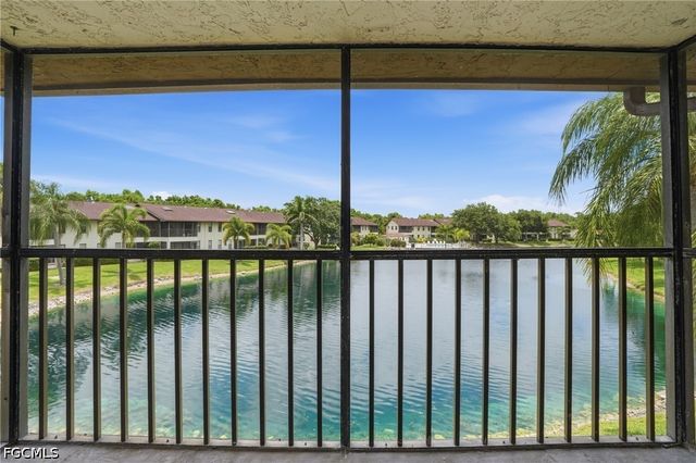 5323 Treetops DR T203, Naples, FL 34113