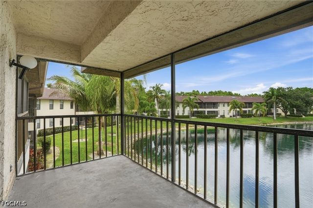 5323 Treetops DR T203, Naples, FL 34113