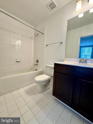 22885 EILEEN SQ, Sterling, VA 20166
