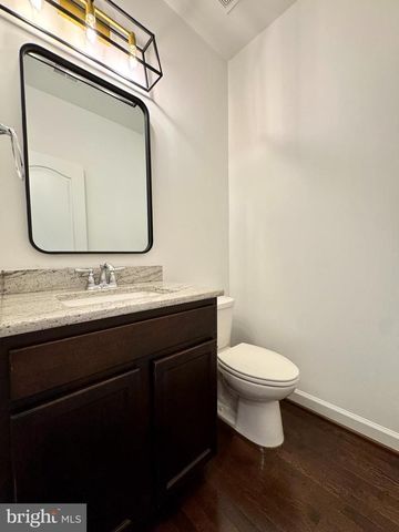 22885 EILEEN SQ, Sterling, VA 20166