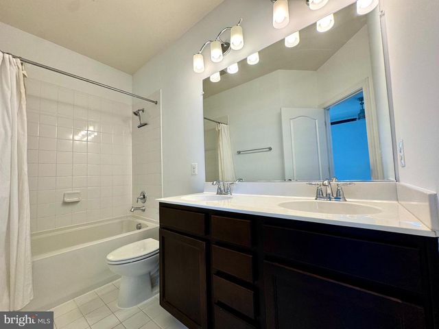 22885 EILEEN SQ, Sterling, VA 20166