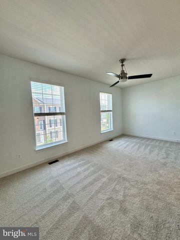 22885 EILEEN SQ, Sterling, VA 20166