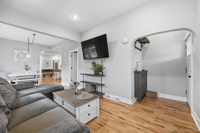 2073 S Logan Street, Denver, CO 80210