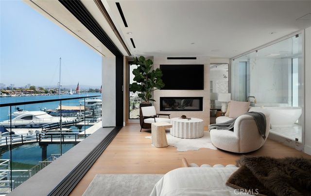 642 Via Lido Nord, Newport Beach, CA 92663