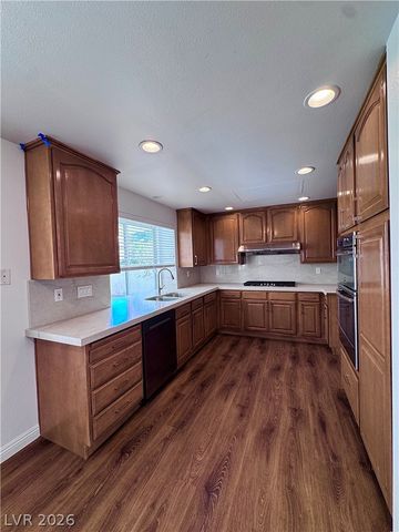 9721 Cascade Falls Avenue, Las Vegas, NV 89117