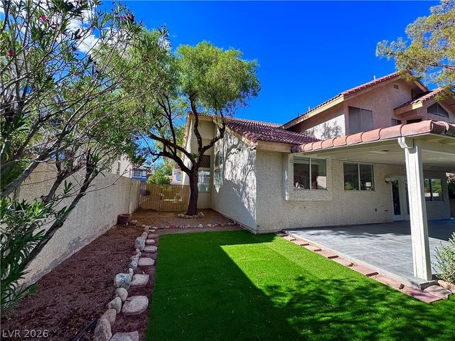 9721 Cascade Falls Avenue, Las Vegas, NV 89117