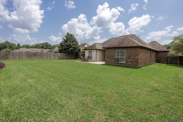 6177 Deanne Marie Dr, Zachary, LA 70791