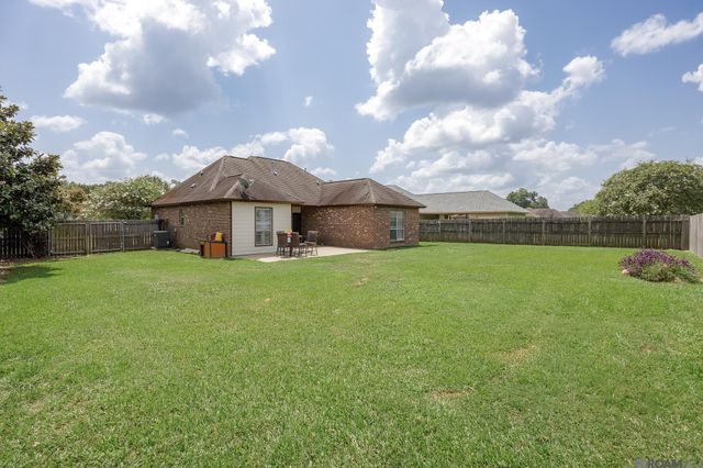 6177 Deanne Marie Dr, Zachary, LA 70791