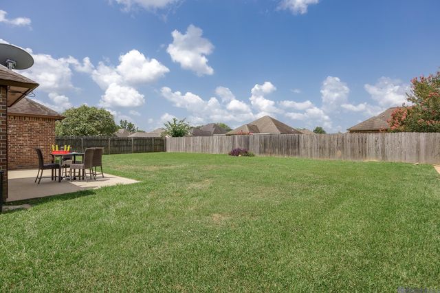 6177 Deanne Marie Dr, Zachary, LA 70791