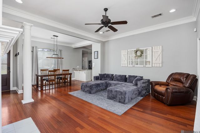 6177 Deanne Marie Dr, Zachary, LA 70791