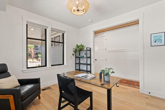 1185 NW Singleton Place, Bend, OR 97703