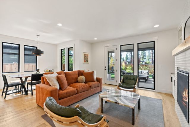 1185 NW Singleton Place, Bend, OR 97703