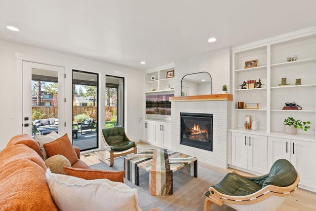 1185 NW Singleton Place, Bend, OR 97703