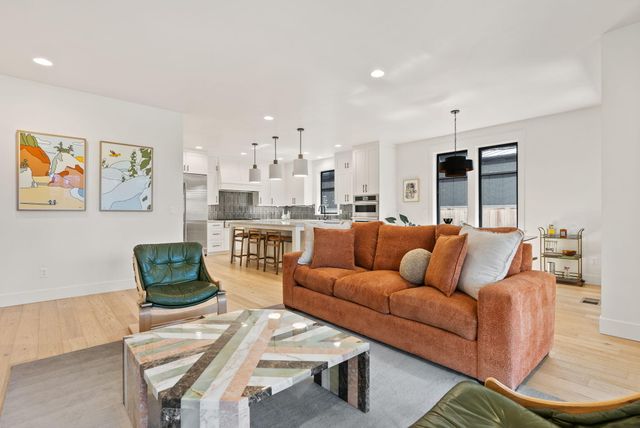 1185 NW Singleton Place, Bend, OR 97703