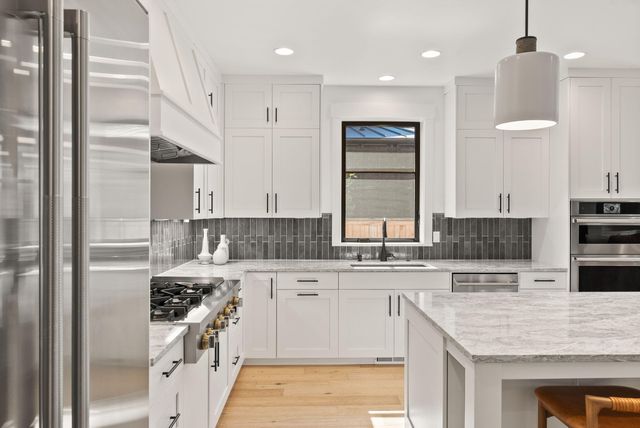 1185 NW Singleton Place, Bend, OR 97703