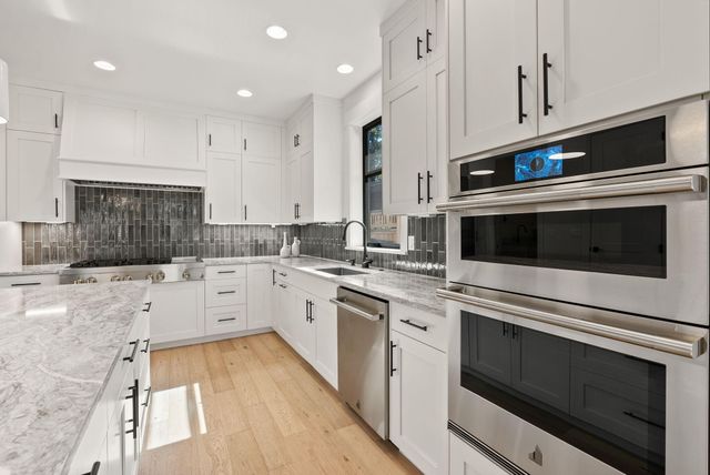 1185 NW Singleton Place, Bend, OR 97703