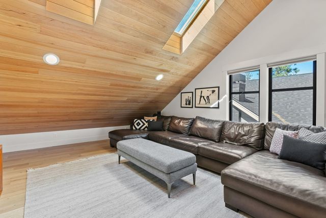 1185 NW Singleton Place, Bend, OR 97703