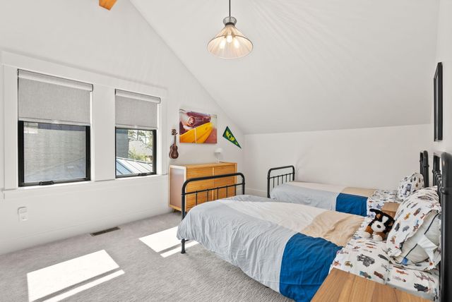 1185 NW Singleton Place, Bend, OR 97703