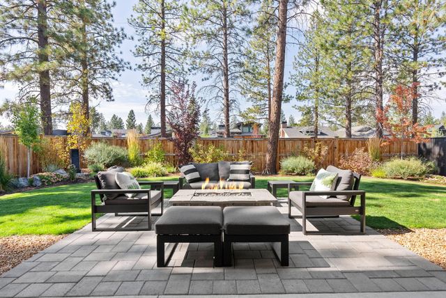 1185 NW Singleton Place, Bend, OR 97703