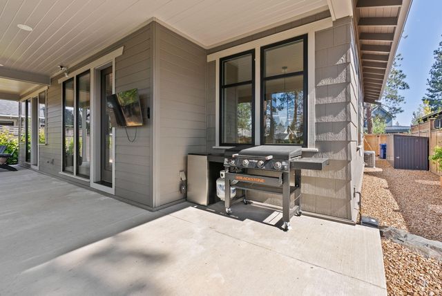 1185 NW Singleton Place, Bend, OR 97703