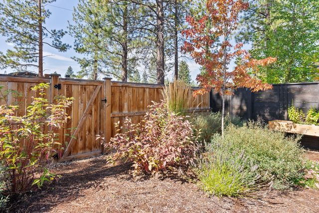 1185 NW Singleton Place, Bend, OR 97703