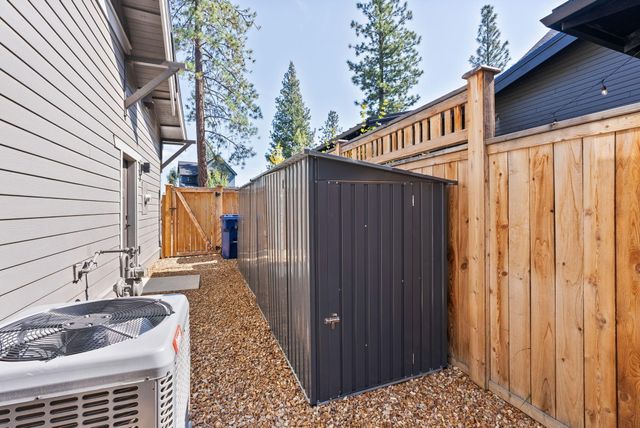 1185 NW Singleton Place, Bend, OR 97703