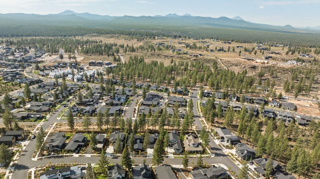 1185 NW Singleton Place, Bend, OR 97703