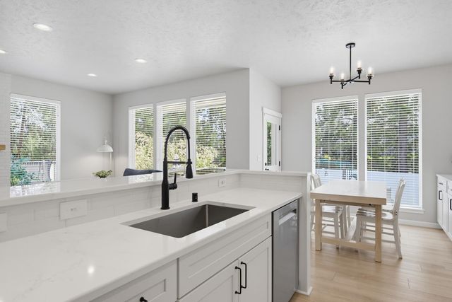 4504 E 34th Ln, Spokane, WA 99223