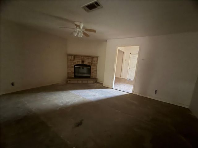 1414 S Broadway Street, Jewett, TX 75846