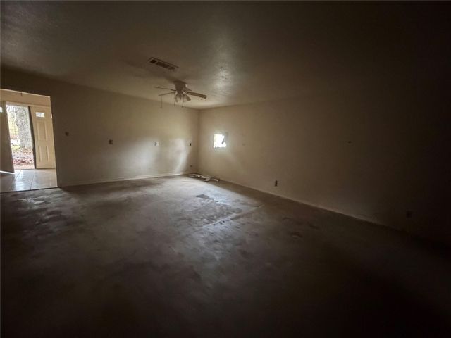 1414 S Broadway Street, Jewett, TX 75846