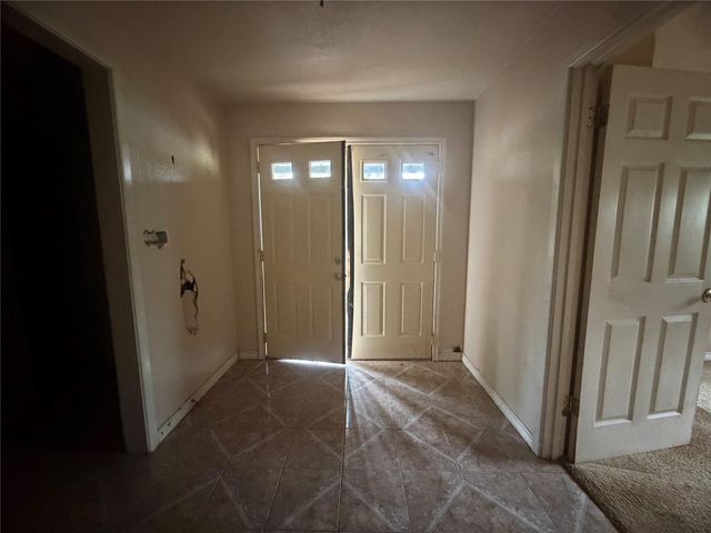 1414 S Broadway Street, Jewett, TX 75846