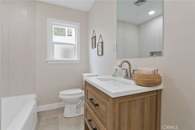 11380 Idaho Avenue, South Gate, CA 90280