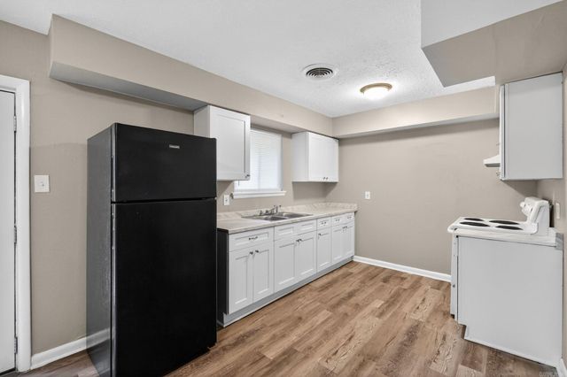 6803 W 34th Street, Little Rock, AR 72204