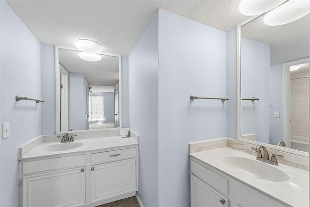 6000 N Pennsylvania Avenue 16, Oklahoma City, OK 73112