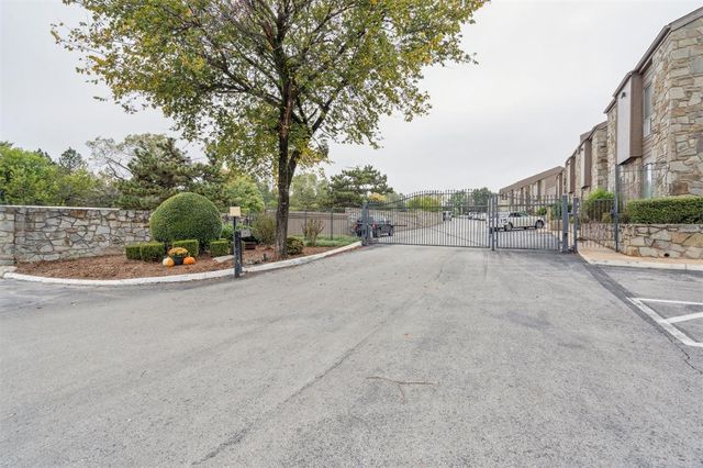 6000 N Pennsylvania Avenue 16, Oklahoma City, OK 73112