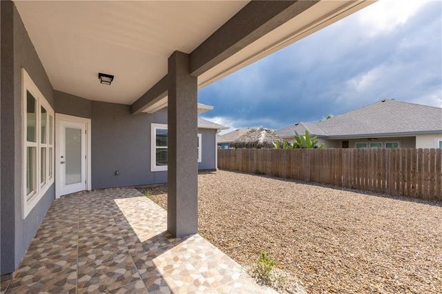 14149 La Blanquilla Dr, Corpus Christi, TX 78418