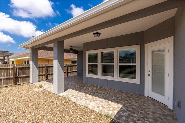 14149 La Blanquilla Dr, Corpus Christi, TX 78418